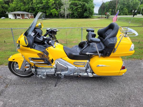 Photo 2010 Honda Goldwing GL1800 with only 42k miles $9,995