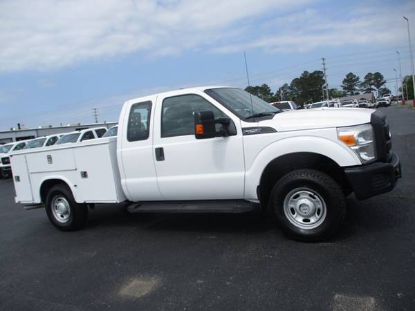 Photo 2011 Ford F-250 4x4 Extended Cab XL Utility Bed - $17,900 (Mid TN)