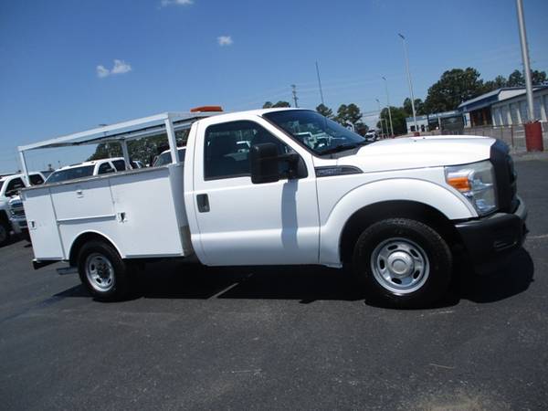 Photo 2013 Ford F250 XL Regular Cab 2wd Utility Bed - $15,900 (Mid TN)