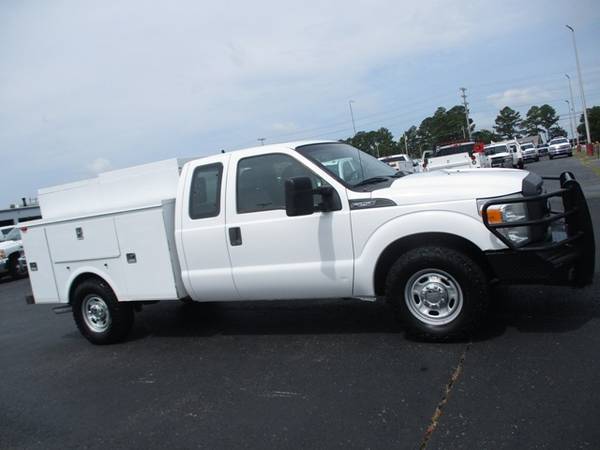 Photo 2015 Ford F250 XL Extended Cab 2wd Utility Bed - $22,900 (Mid TN)
