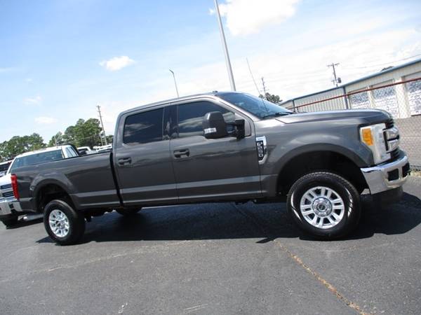 Photo 2017 Ford F250 XLT Crew Cab 4wd Super Duty Long Bed Back Up Camera - $28,900 (Mid TN)
