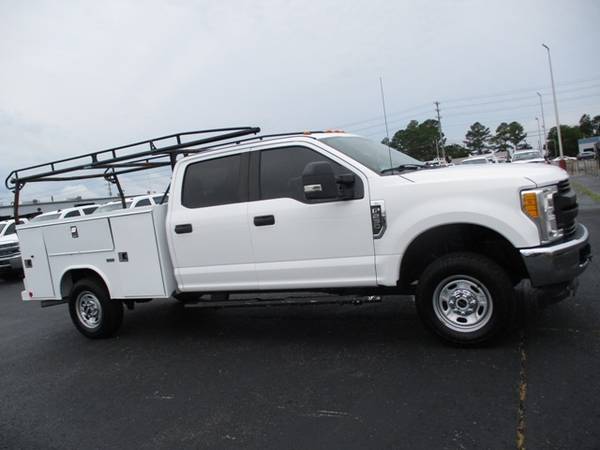 Photo 2017 Ford F250 XL Crew Cab 4wd Utility Bed 92k Miles - $42,900 (Mid TN)