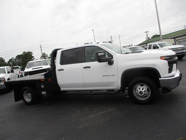 Photo 2020 Chevrolet Silverado 3500 4x4 Crew Cab Flatbed DRW Back Up Camera $48,900