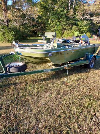 Fabuglas bassfishing boat $803