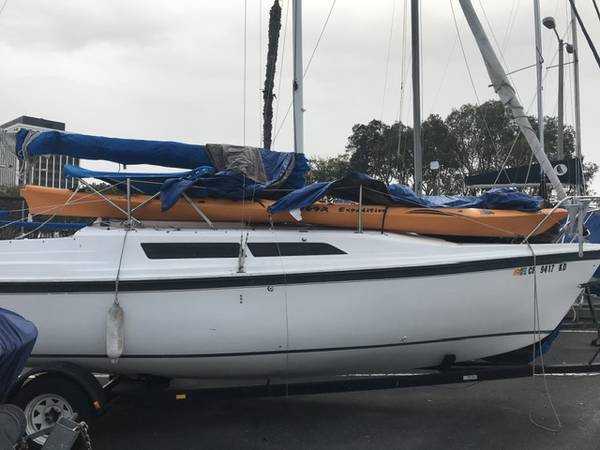 1992 MacGregor Classic Sailboat with extras $8,900