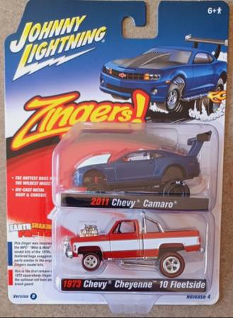Photo 1973 Chevy Square Body and Camaro 2 Car Pack $15