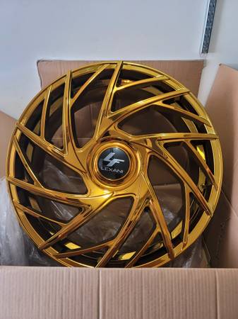 Photo 26 Gold lexani mugello xl wheels $4,000