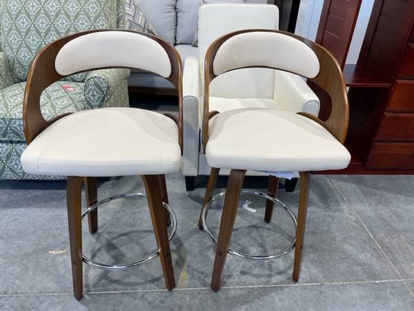 26 in Cream and Walnut Mid-Century Modern Counter Stools (Set of 2) $80