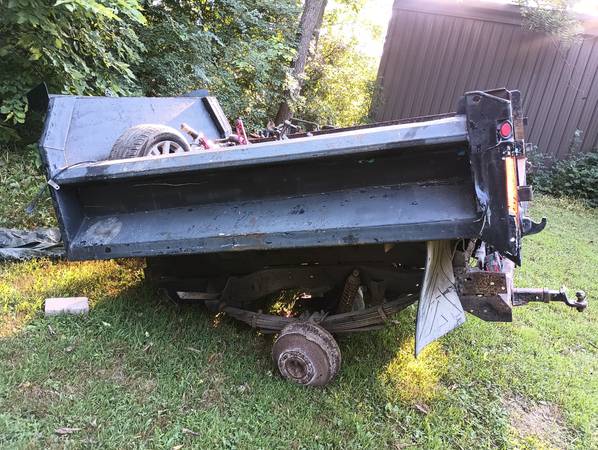 Photo 8 Ton Electric Hydraulic 8 feet Dump Bed missing tail gate $1,200