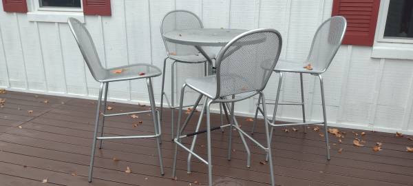 Aluminum steel deck 1 table and 4 chairs set $120