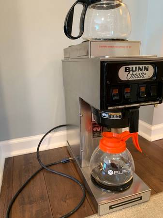 Photo Bunn Bunn-O-Matic STF-15 Commercial Coffee Maker with 3 Warmers $225