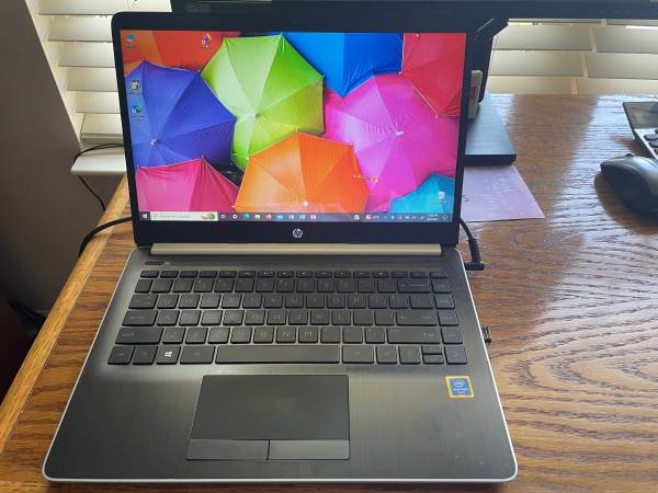 Photo HP Laptop 14 Touch Screen, 4GB Ram $140