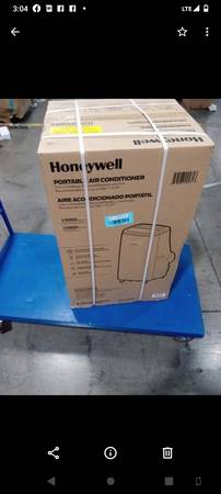 Photo Honeywell 15000 BTU portable air conditioner $450