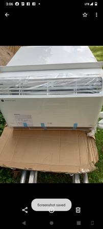Photo New LG 18000 BTU dual inverter air conditioner $450