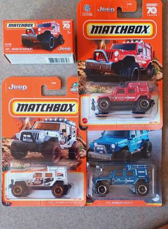 Photo Red, White and Blue Jeep Wrangler Superlift 4 Jeep Pack $10