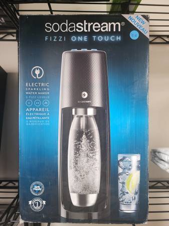 Photo SodaStream Fizzi One Touch Sparkling Water Maker Kit (Black) $60