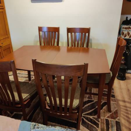 Solid Cherry American Made Boat Table, 5 Matching Chairs $750