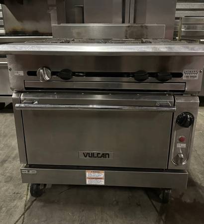 Photo Used Vulcan V4B36S 36 4 Burner Gas Range w Standard Oven, Natural Gas $4,999