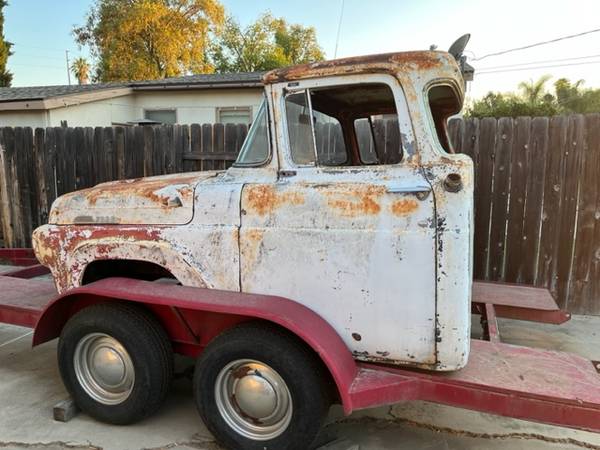 Photo 1958 Ford truck cab (only) $1,000