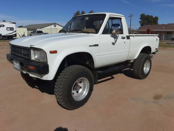 1982 Toyota Pickup 22R For Sale - ZeMotor