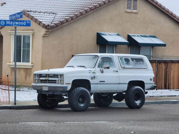 Photo 1985 Chevy K5 Blazer 6.2L Diesel - $9,999 (Victorville)