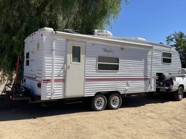 Photo 2000 TERRY travel trailer $7,800