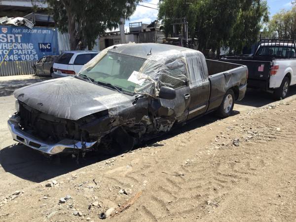 Photo 2005 GMC SIERRA 5,3 PARTING OUT $1