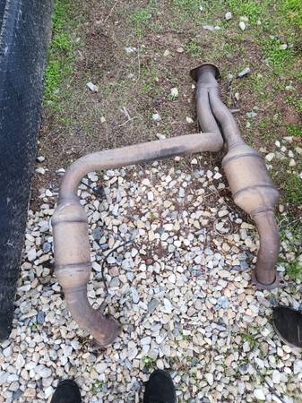 2005 chevy tahoe complete wide pipe $500