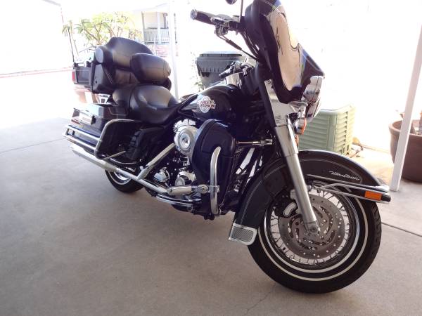 Photo 2007 HARLEY DAVIDSON ULTRA CLASSIC WITH 16K MILES $11,000