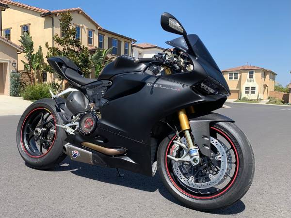 Photo 2014 Ducati 1199 Panigale S Dark Stealth Edition Very Rare Low Miles $15,900