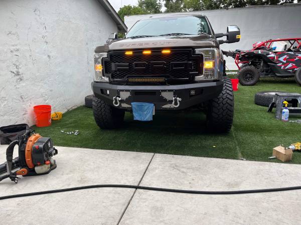 Photo 2017 FORD F250 6.7 DISEL 80millage holds a salvage title all parts were repla $46,000
