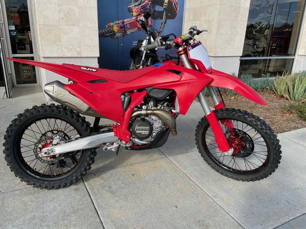Photo 2023 GAS GAS MC 450F FACTORY EDITION - 27 HOURS $8,195