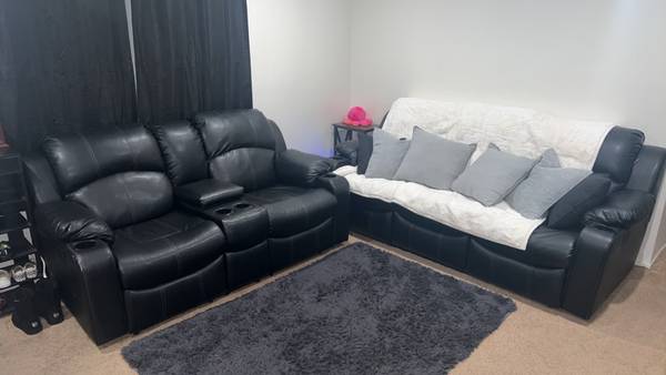Photo 3 seat recliner plus 2 seat recliner black leather $500