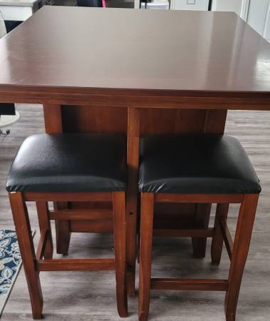 Photo 4 Seater Dining Table $350