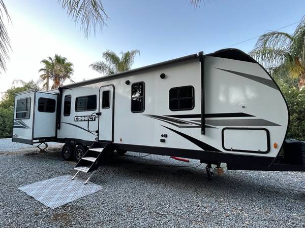 Photo Beautiful 2023 KZ Connect $49,900