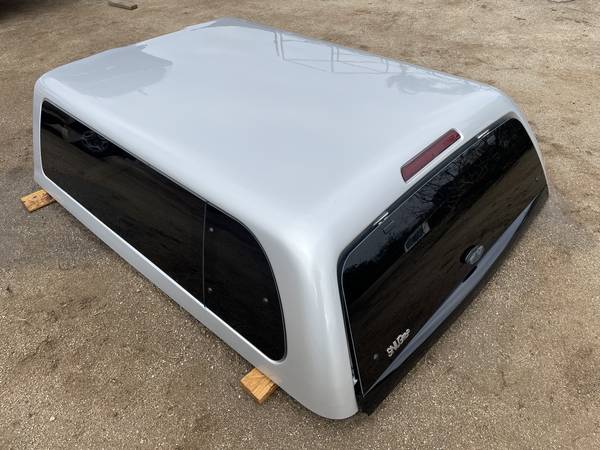 Photo Chevy ColoradoGMC Canyon 6ft (2015)Snugtop Super Sport CAMPER SHELL $2,650