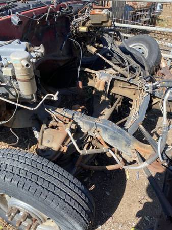 Photo Chevy dually 73-87 complete front suspension $450
