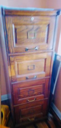 Photo Classic Oak 4 Drawer File Cabinet $60