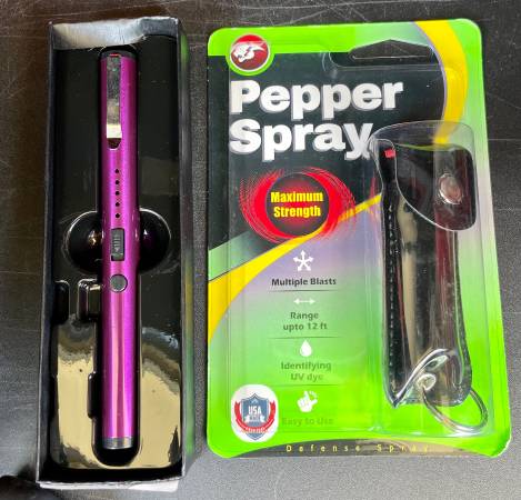 Photo Combo pepper spraypen taser $30