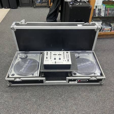 Photo DJ Set Up Pair Technics SL-1200M3D Turntables Pioneer DJM-300-S Mixer $1,599