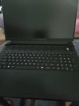 Photo Dell Alienware M18 R1 Laptop Computer, RTX 4080 $2,400