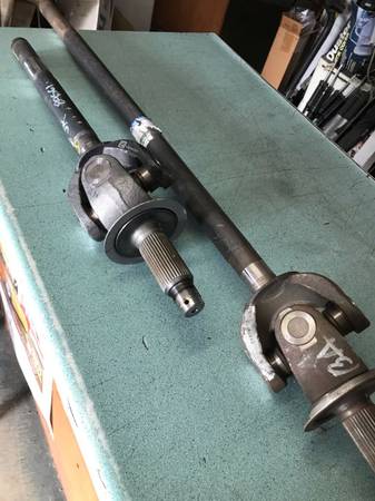 Photo Dodge truck front axles new 4wd 9.25 09-17 $500