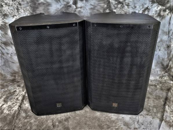 Photo Electro Voice EV ELX200-15P Powered 1200W Speakers $500
