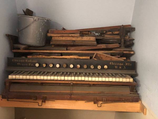 Photo FREE late 1800s Chicago Cottage reed (pump) organ (disassembled)