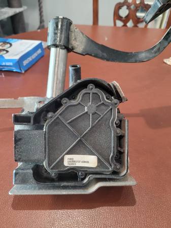 Photo Ford Diesel accelerator pedal 3 track electric adjustable $100
