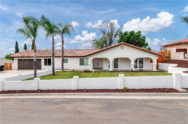 Photo Free list of acreage homes in Jurupa Valley. On market and off market $1