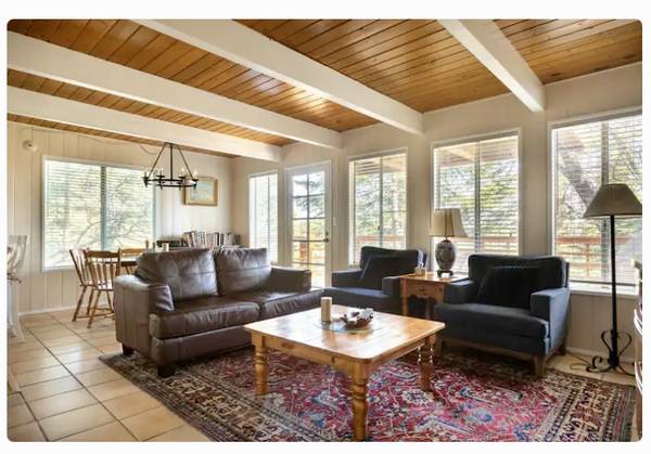 Photo Lovely Lake Arrowhead home $2,550