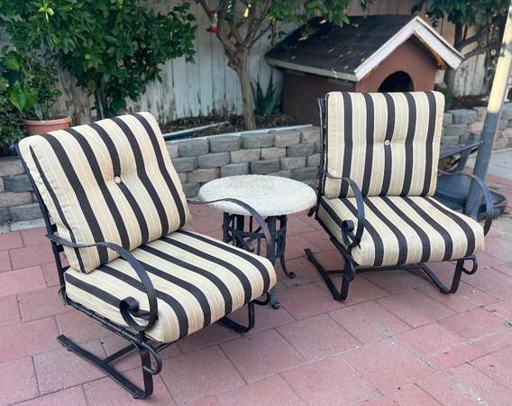 Photo OW Lee Classico Wide Wrought Iron Patio Furniture Set