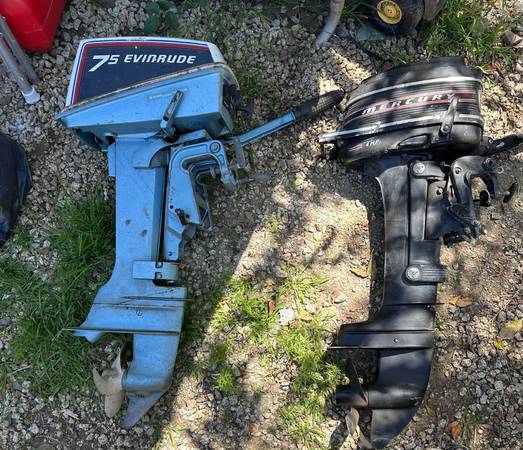 Photo Outboard Engines $400