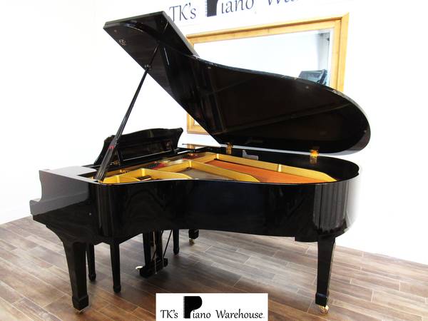 Photo POLISHED BLACK YAMAHA G3 Grand Piano  FREE DELIVERY  $6,900